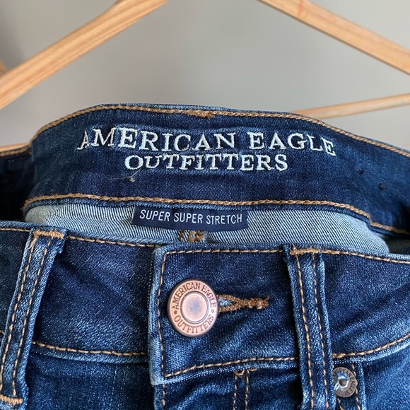 American Eagle Denim Shorts - Size 2 - Picture 5 of 9
